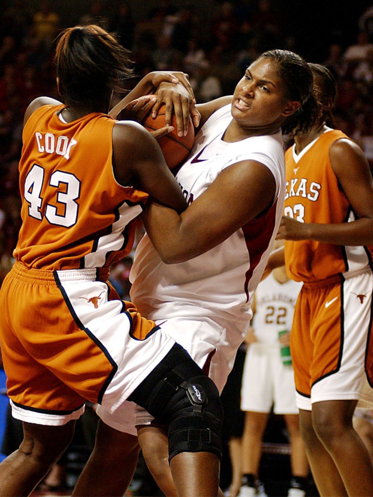 Courtney Paris returning to OU